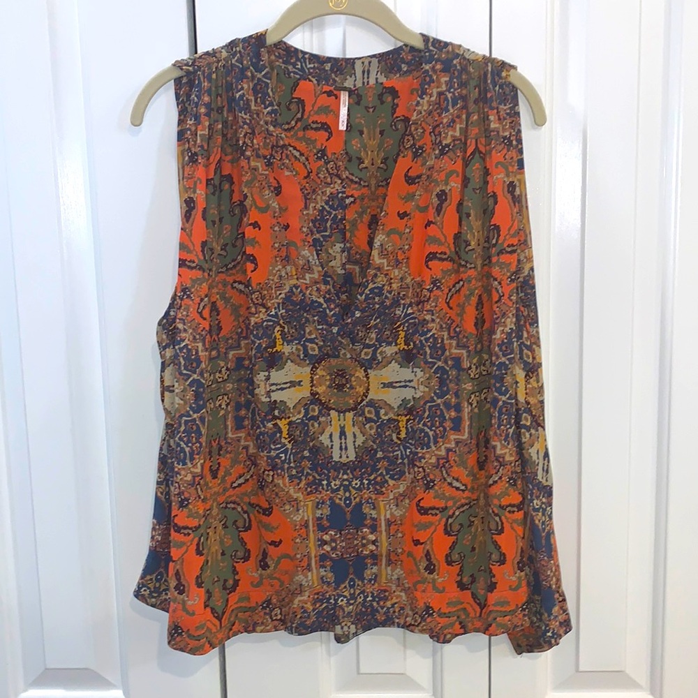 Free People Darcy Super-V Printed High-Low Top Size Medium